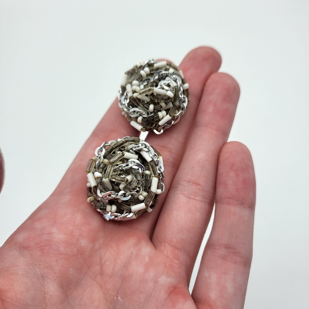 Vintage Vogue Clip on earrings - Picture 2 of 4